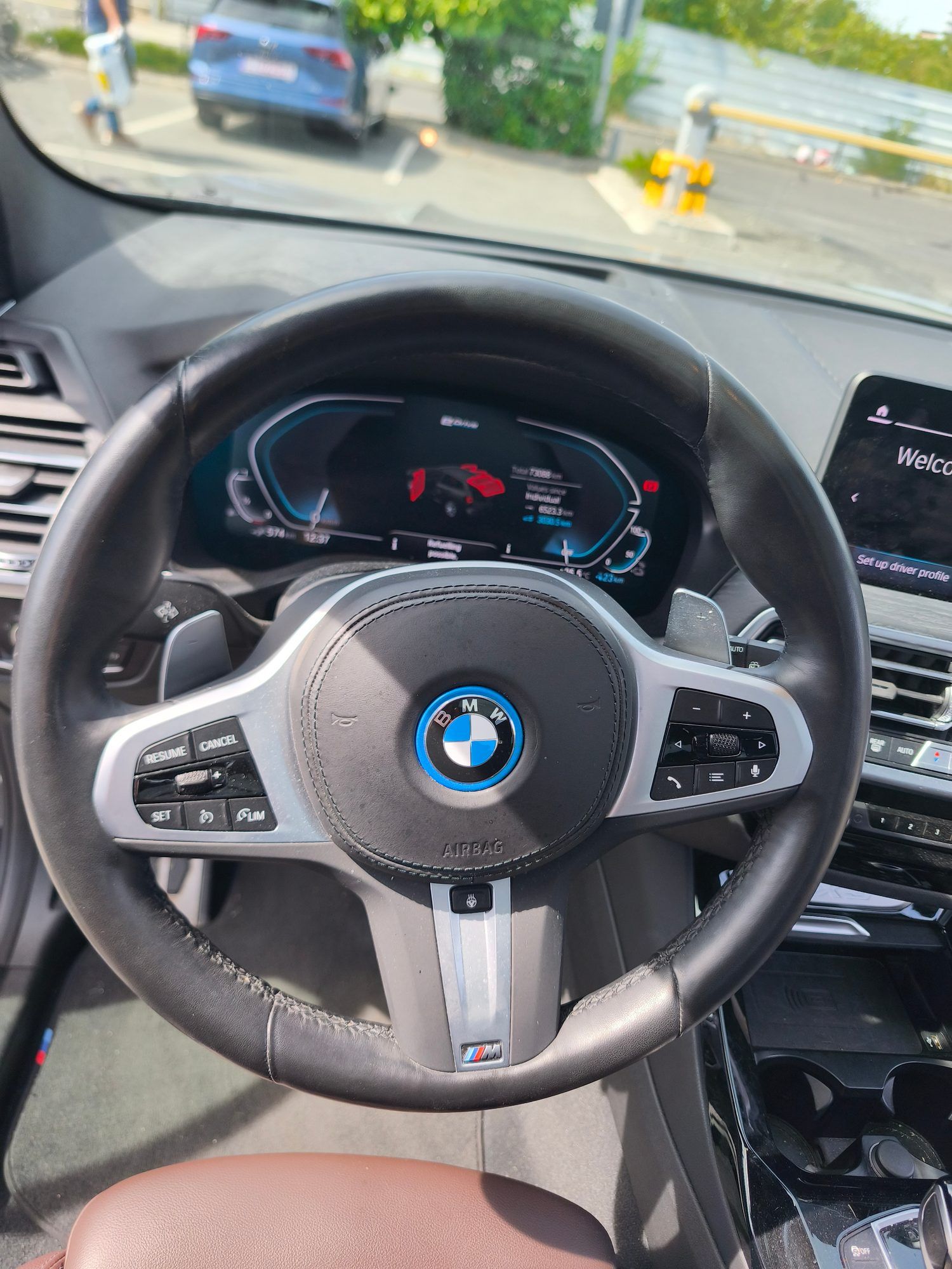 Volan M și bord digital BMW Live Cockpit Professional